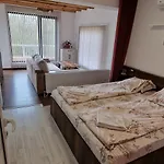 Guest House-restaurant St. George / къща за гости-ресторант свети георги Bed and breakfast