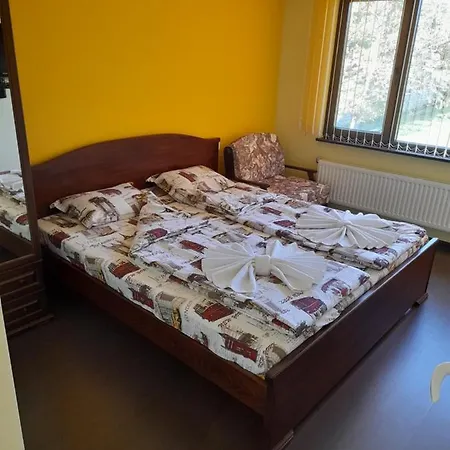 Guest House-restaurant St. George Bed & Breakfast