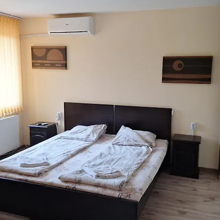 Guest House-restaurant St. George / къща за гости-ресторант свети георги Bed and breakfast 3*